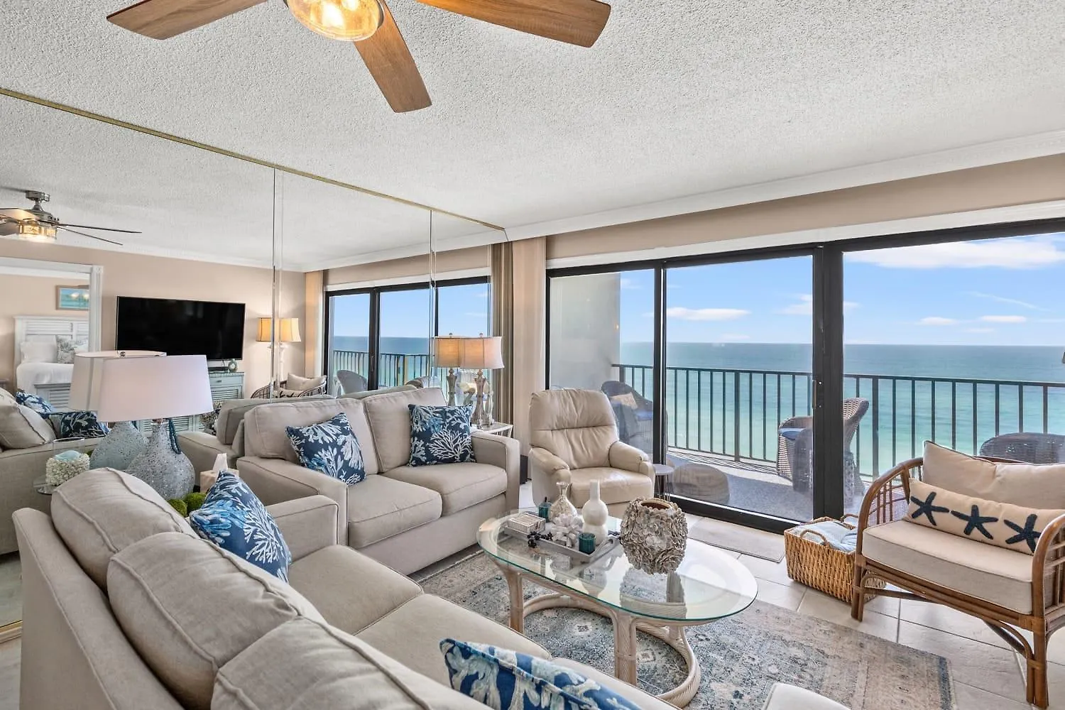 Дом отдыха Beachfront Breeze By Avantstay Beachfront Condo Панама-Сити