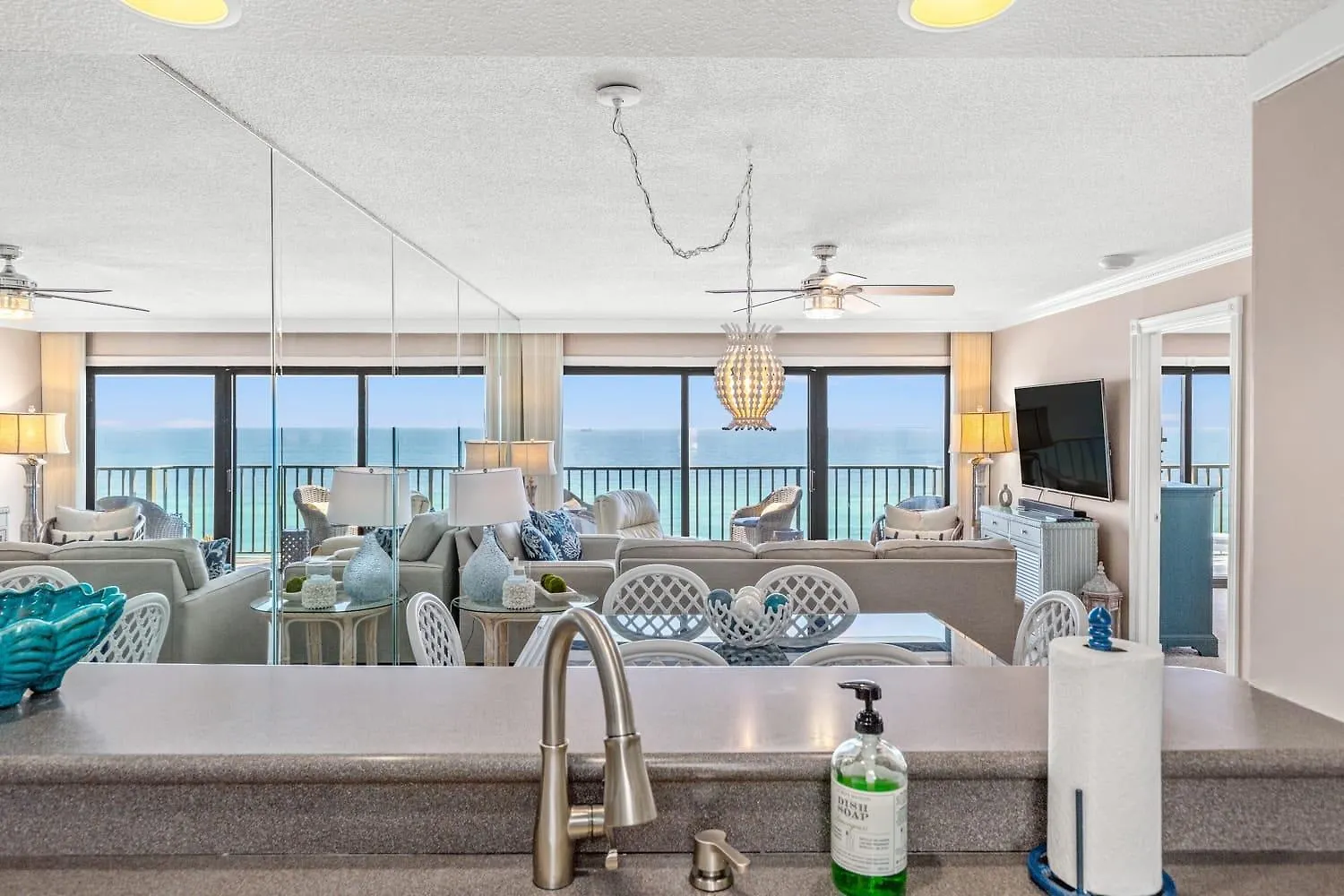 Beachfront Breeze By Avantstay Beachfront Condo Panama City Beach Holiday home