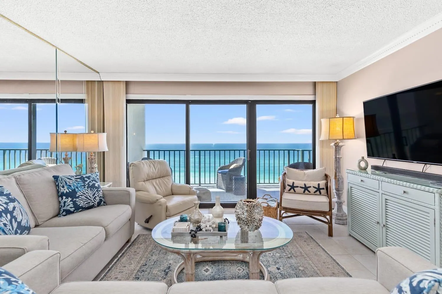 Holiday home Beachfront Breeze By Avantstay Beachfront Condo Panama City Beach